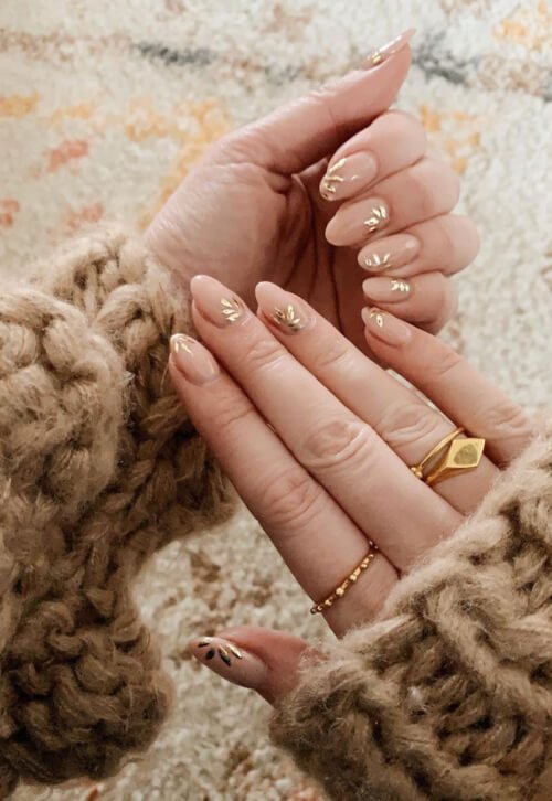 classy neutral moody nails